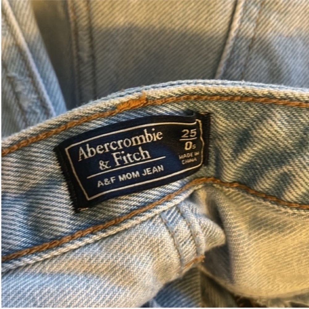 Abercrombie & Fitch Light Blue Distressed Jeans Mom Jeans - Picture 6 of 8